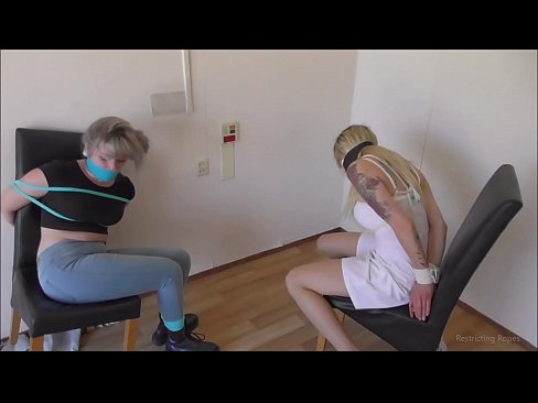 ❤️ Závislá / zviazaná a s roubíkom / dievča v núdzi ☑ Porno video na nás ☑