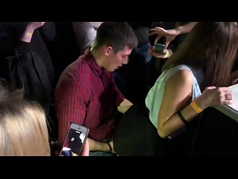 ❤️ Skutočný sex v ruskom nočnom klube. 18-ročné ruské dievča v análnom otvore a vagíne jebané v nočnom klube ☑ Porno video na nás ☑