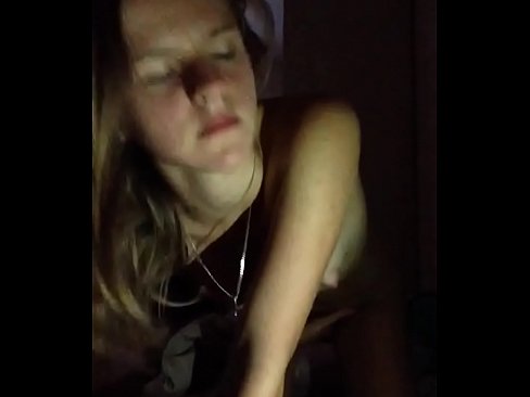 ❤️ Dievča masturbuje a vyvrcholí ☑ Porno video na nás ☑